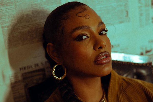 Robe champêtre sans bretelles à manches longues : élégance naturelle